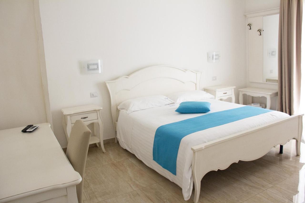 B&B Imperial Exclusive Rooms & Breakfast Porto Cesareo Bagian luar foto