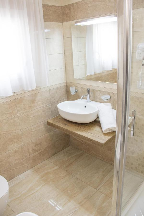 B&B Imperial Exclusive Rooms & Breakfast Porto Cesareo Bagian luar foto